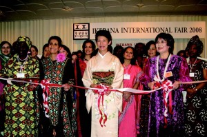 Fair Chairperson Dr. Salwa Almahroos (Bahrain), HIH Princess Takamado, and Ikebana Int’l Tokyo Pres. Fumiko Misawa.