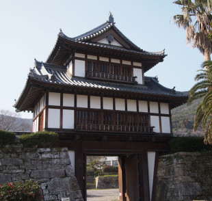 The historical entrance to the So Family compound