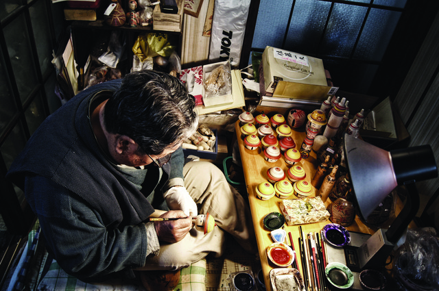 Kazou Satou has been making kokeshi for 45 years