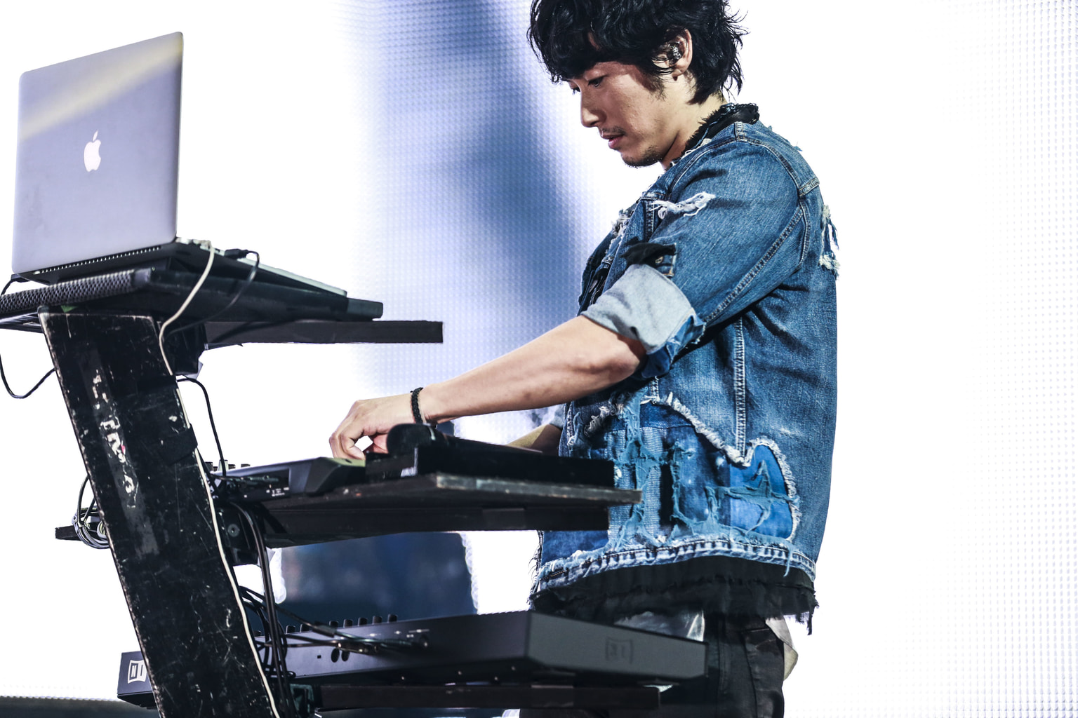 Dean Fujioka performing 