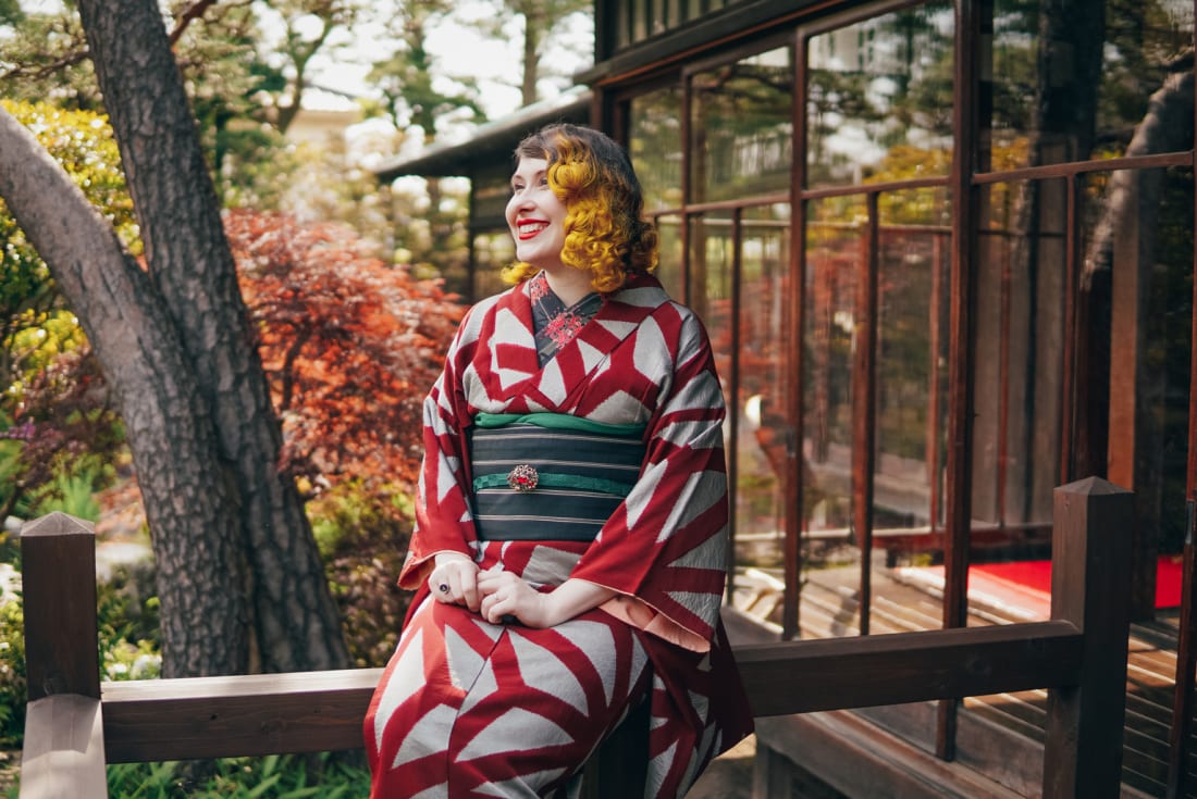 Foreign woman wears a kimono in Tokyo