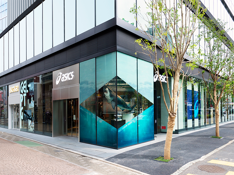 Asics harajuku flagship store tokyo weekender rwc