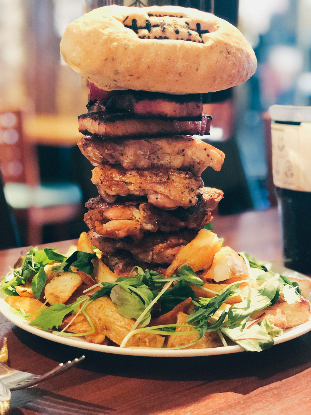 Dekamori burger in Chofu Tokyo