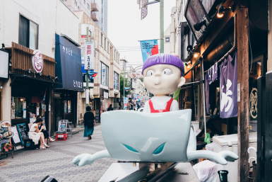 Tenjin-dori shopping street in Chofu