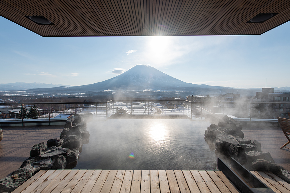 Hokkaido Tracks Niseko H2 Group