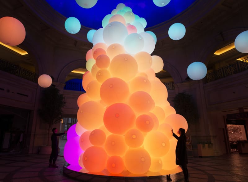 Teamlab The tree of resonating colors of life