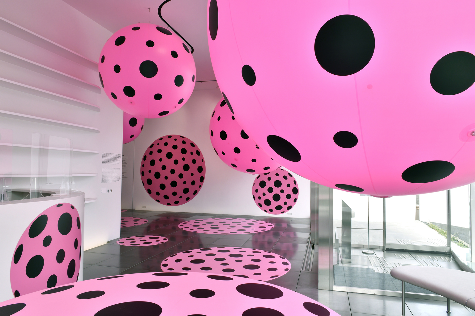 yayoi kusama tokyo exhibition 2022 2023