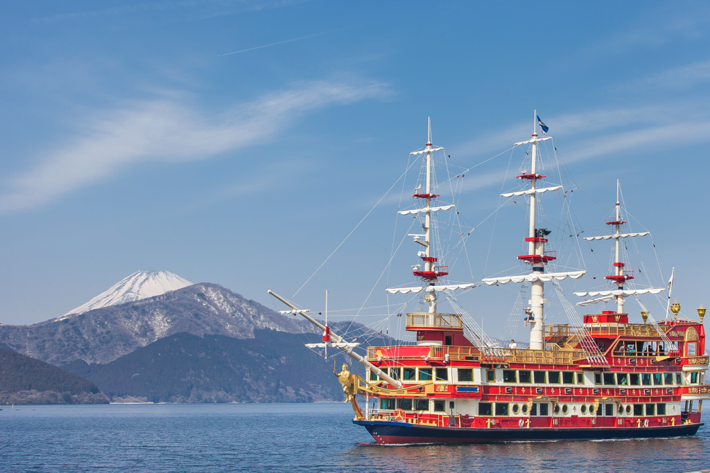 lake ashi kanagawa