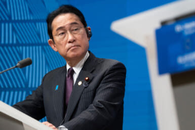 Japan Prime minister fumio kishida resigns