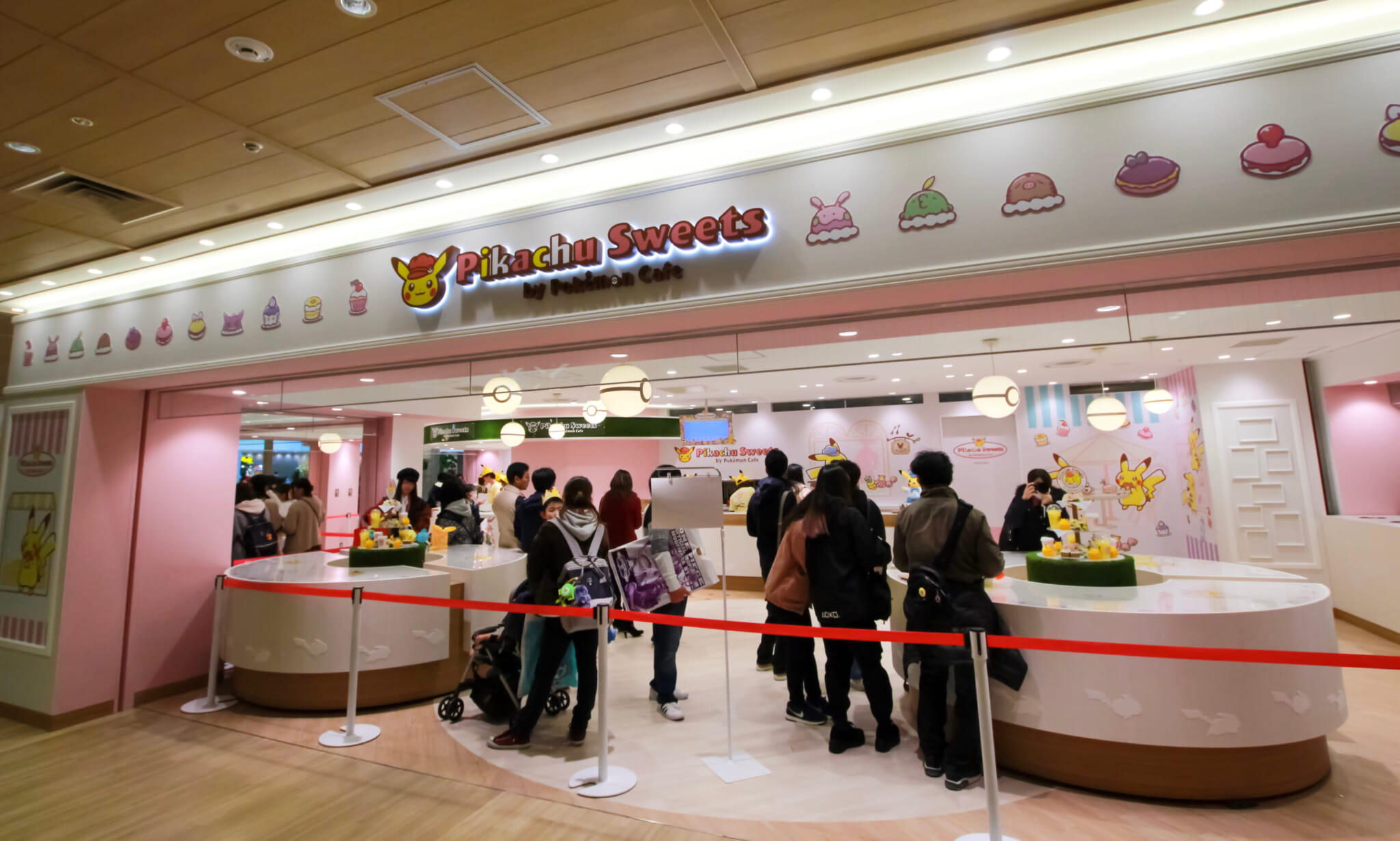 pikachu sweets cafe, Pokemon Cafe tokyo